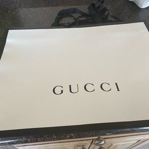 Gucci gift bag, mint condition🎉🎉🎁🎉🎊🎊🎊🎉🎁🎁🎉🎉🎉